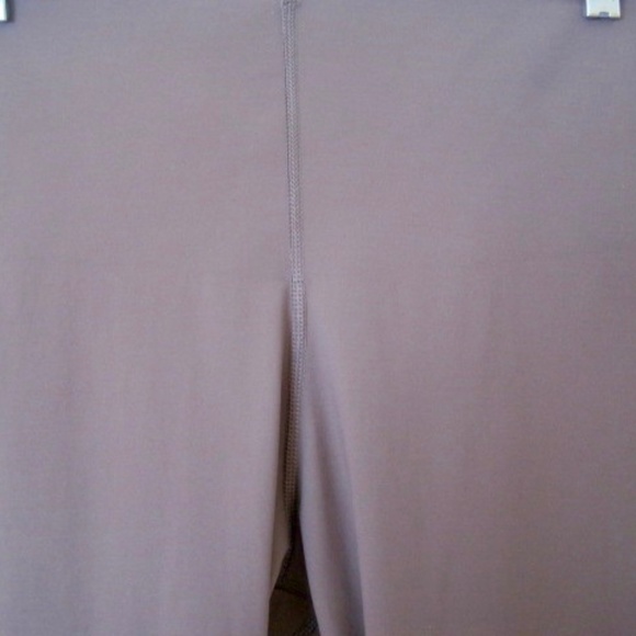Everlane Perform Sculpt Legging - Picture 3 of 8